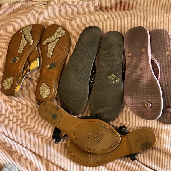 Well loved Sandal lot - Picture 6 of 6